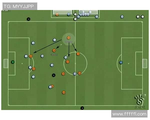 武汉足球队与北京足球队的较量分析与战术探讨