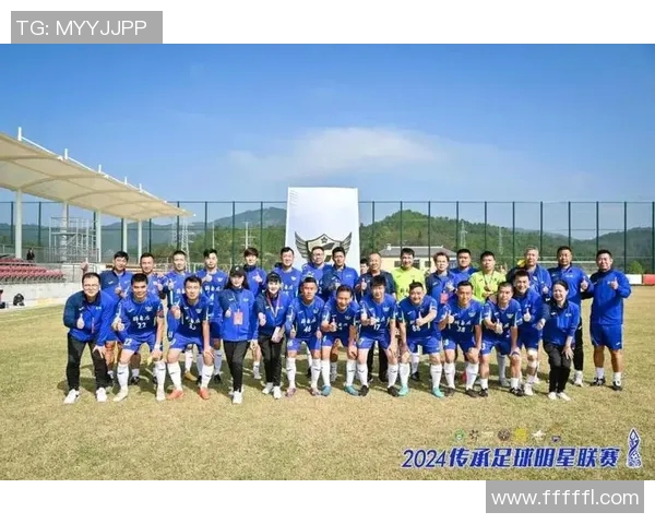 深圳足球队逆袭之路揭秘：从低谷到巅峰的奋斗故事与荣耀时刻